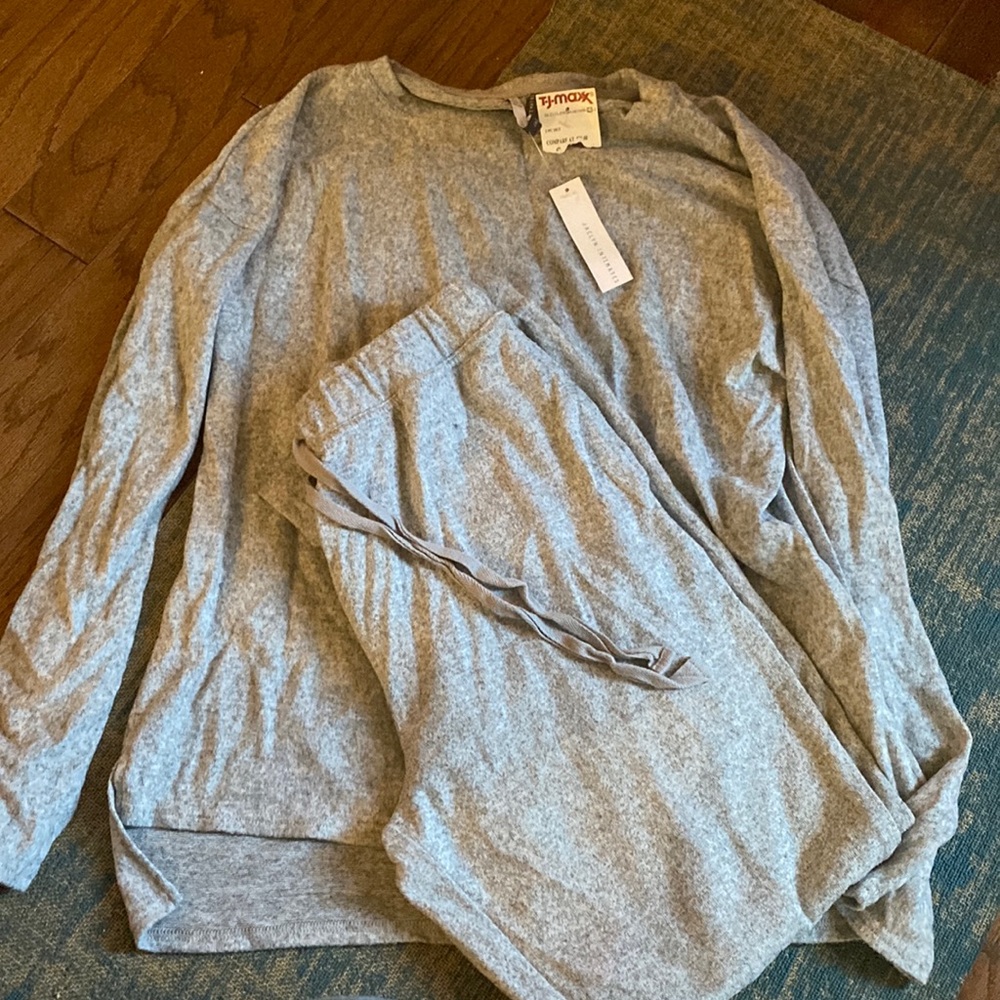 TJ Max set never worn